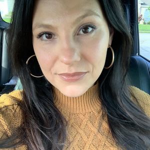 Meet your Posher, Lauren